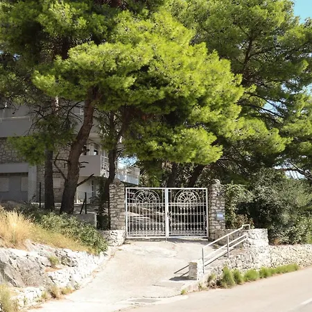 Casa De Verano - Penthouse In With The Private Garden * Trogir