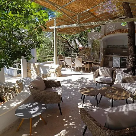 Casa De Verano - Penthouse In With The Private Garden Apartment Trogir