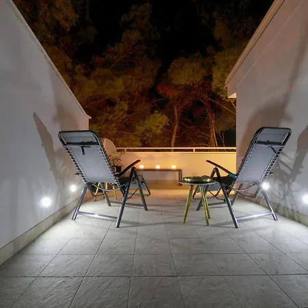 Casa De Verano - Penthouse In With The Private Garden Apartment