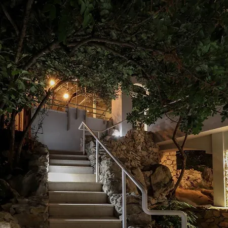 Casa De Verano - Penthouse In With The Private Garden * Trogir