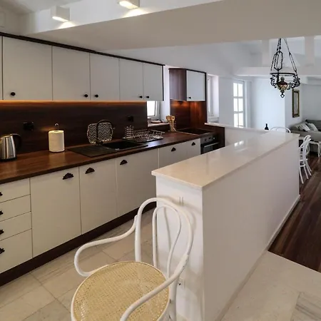 Casa De Verano - Penthouse In With The Private Garden Apartment