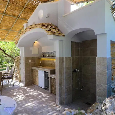 Casa De Verano - Penthouse In With The Private Garden Trogir