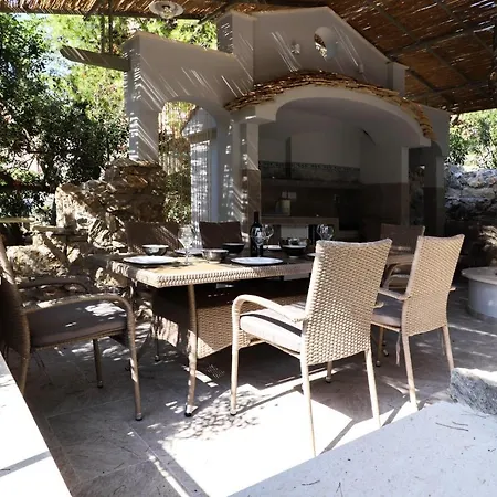 Casa De Verano - Penthouse In With The Private Garden Apartment
